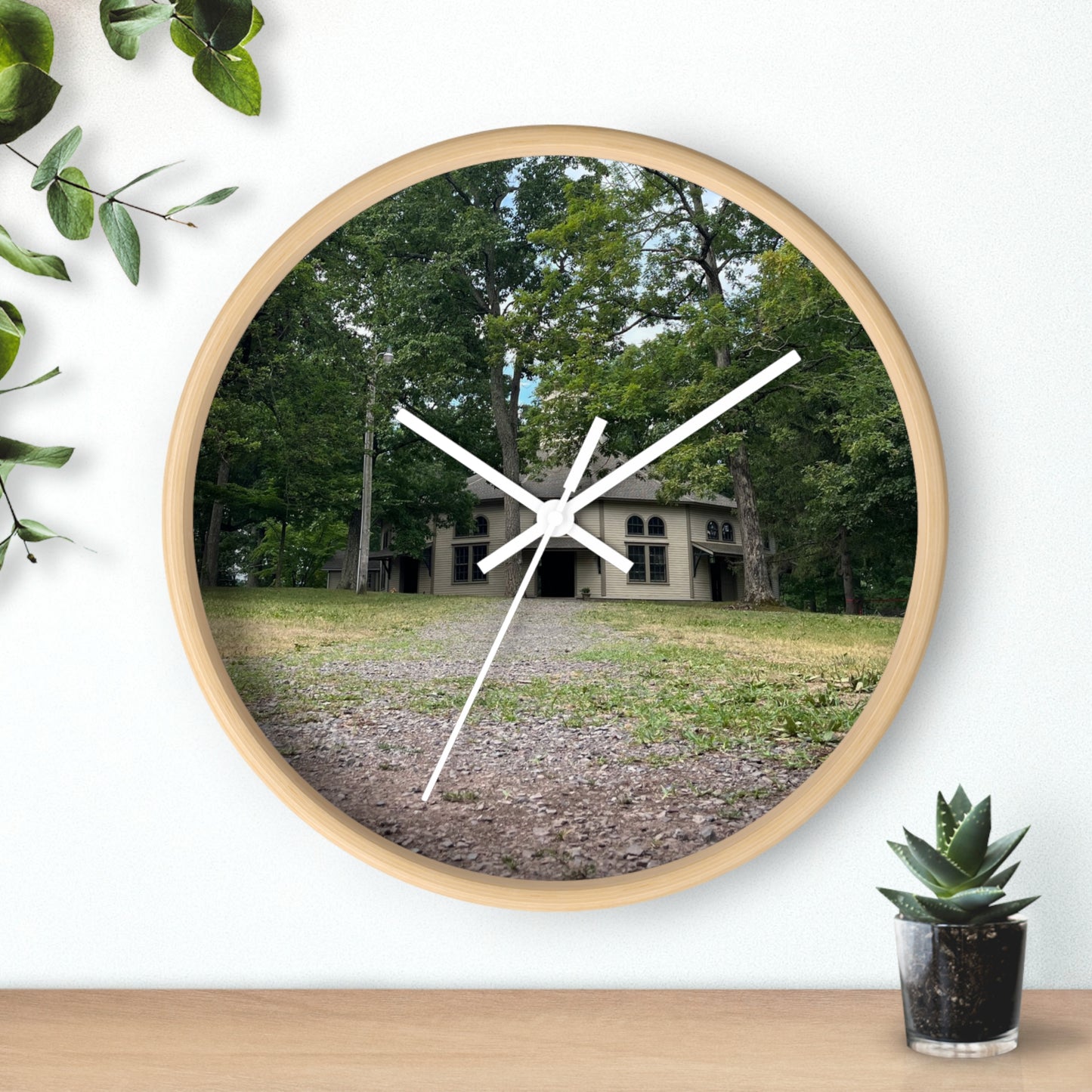 Rustic Nature-Inspired Wall Clock - Perfect for Home Decor
