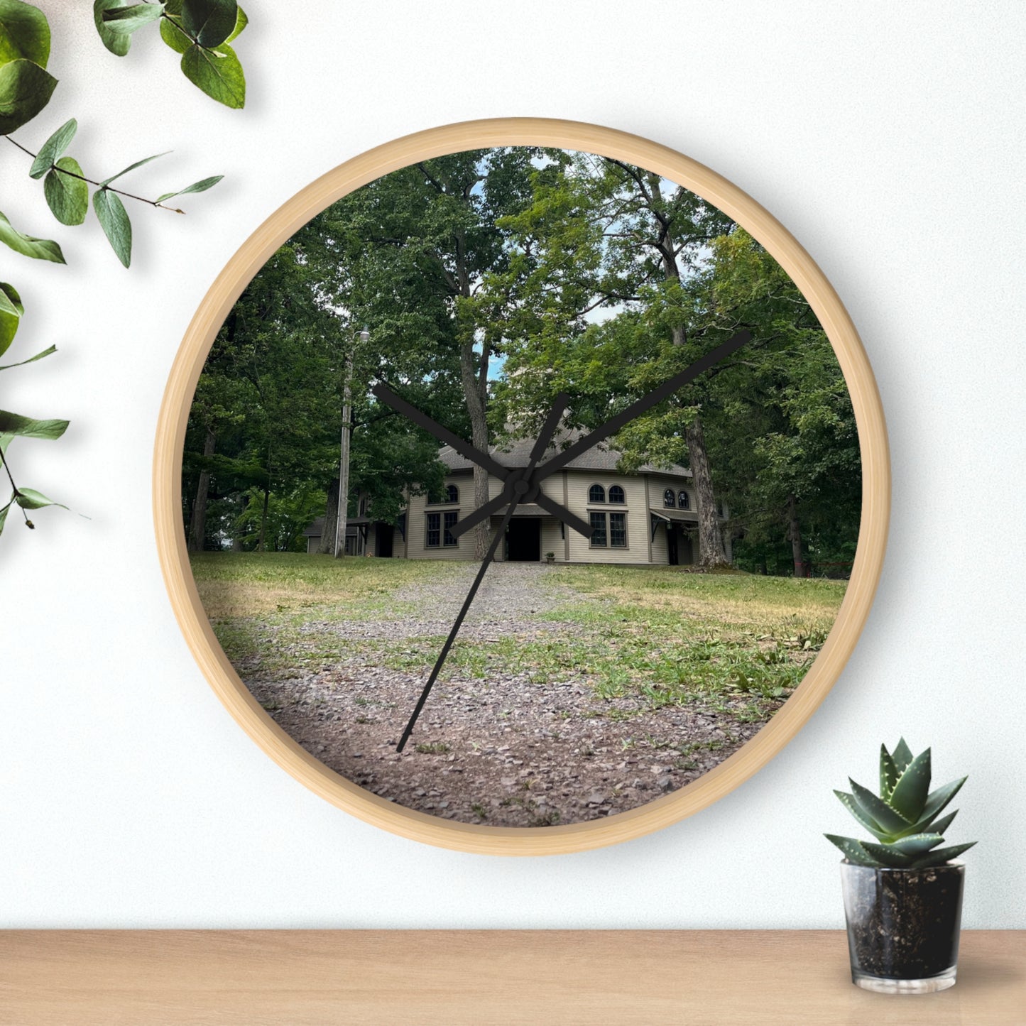 Rustic Nature-Inspired Wall Clock - Perfect for Home Decor